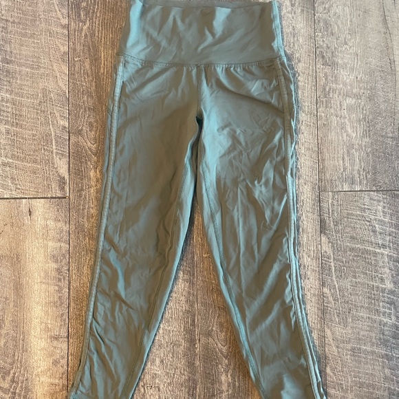 Women’s Olive Aerie Leggings Size Small - Picture 5 of 5